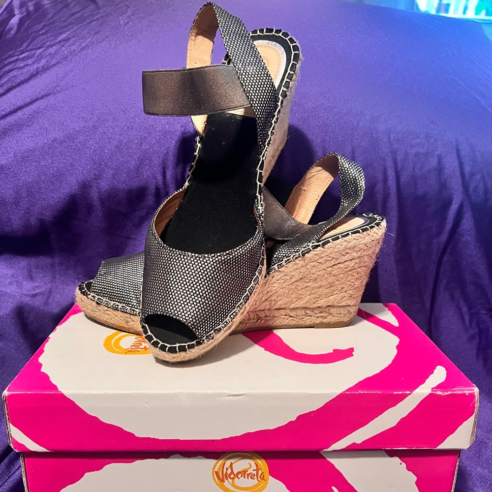 Silver and black Vidorreta espadrilles size 9 (40 EUR)